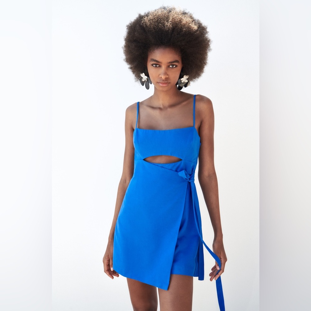 LINEN BLEND JUMPSUIT DRESS
ELECTRIC BLUE
